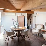 Alessia's Place Πανσιόν 4*