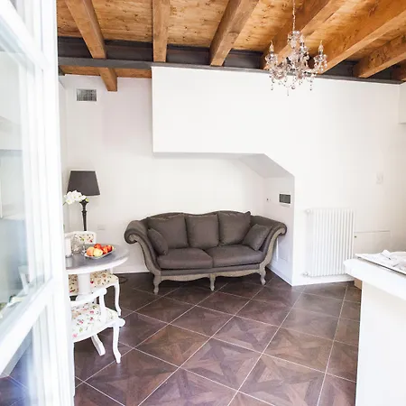 Alessia's Place Como