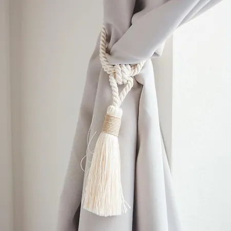 أليسياس بليس كومو