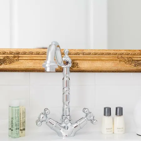 招待所 阿列西亚公寓 4*